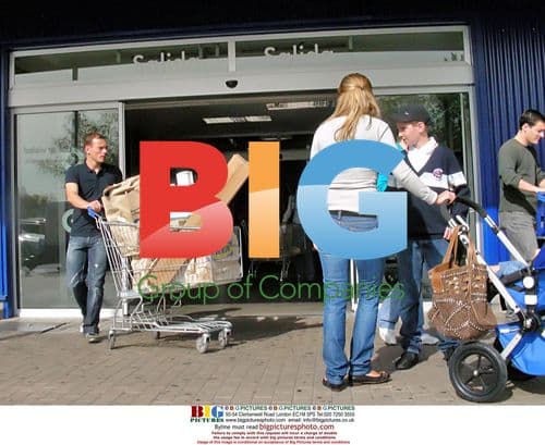 Wesley Sneijder and Family Shop at Ikea