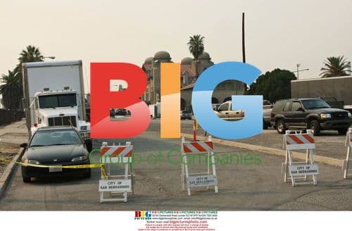 Angelina Jolie, Jeffrey Donovan and Clint Eastwood on "The Changeling" set