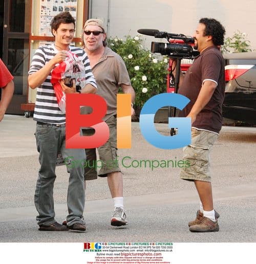 Orlando Bloom Shopping and Paparazzi