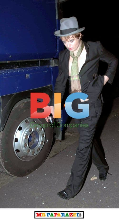 Pete Doherty and Babyshambles Grab a Burger