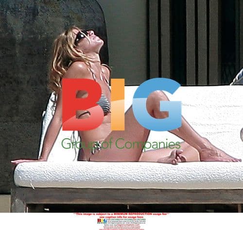 Jennifer Aniston and Orlando Bloom in Mexico