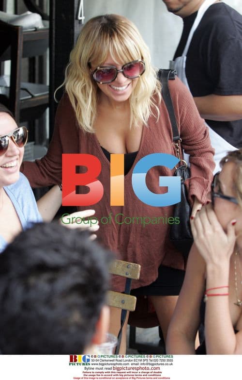 Nicole Richie and Friends Lunch and Shop