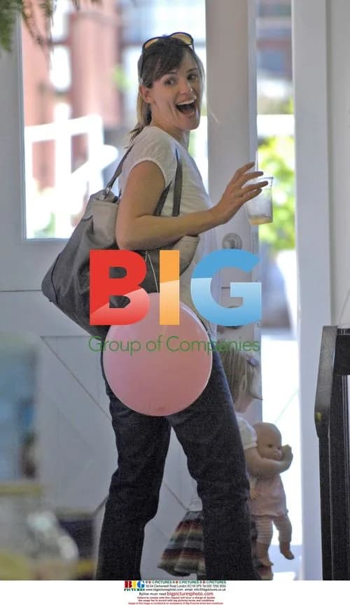 Jennifer Garner & Daughter Violet Out in Brentwood