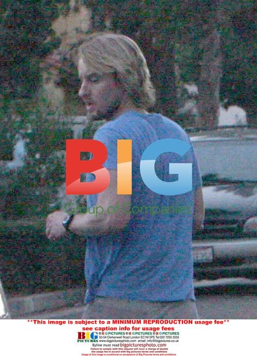 Owen Wilson Leaves Home With Dog Before Family Dinner