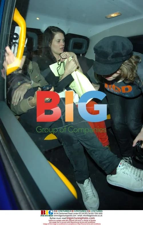 Kate Moss’s boyfriend Jamie Hince leaves after-party