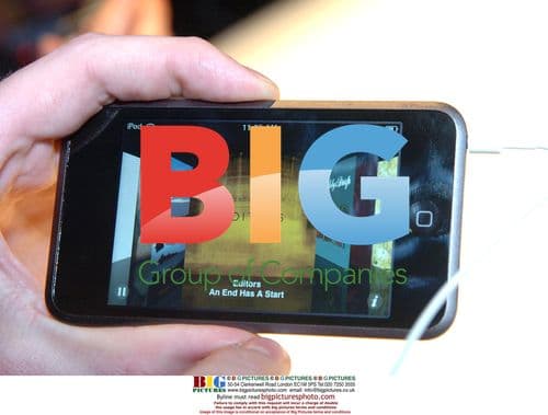 Apple Unveils iTouch iPod