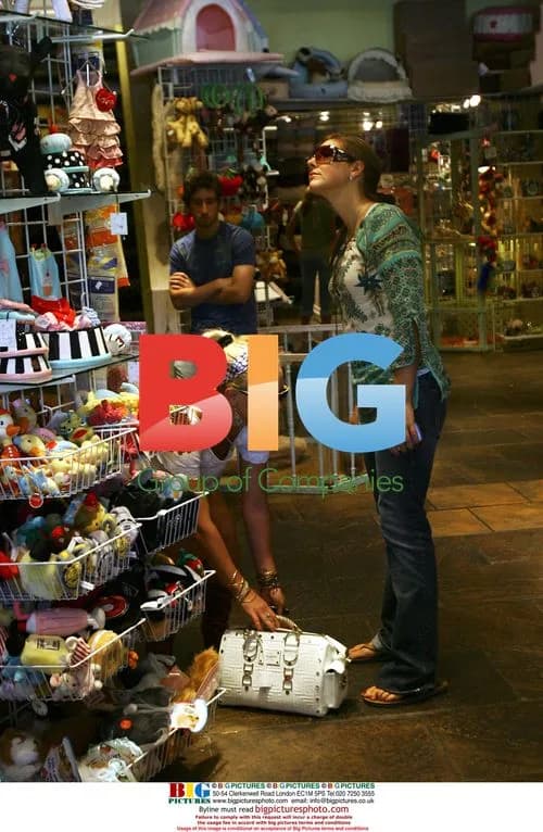 Britney Spears Shopping for Dog Clothes