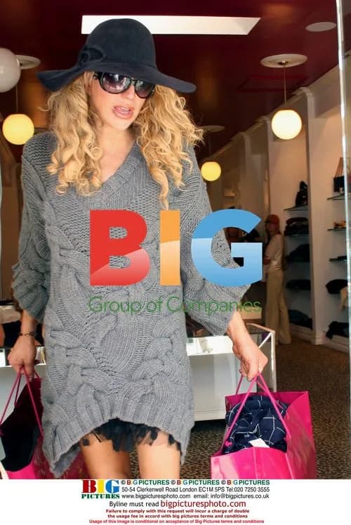 Courtney Love Goes Shoe Shopping