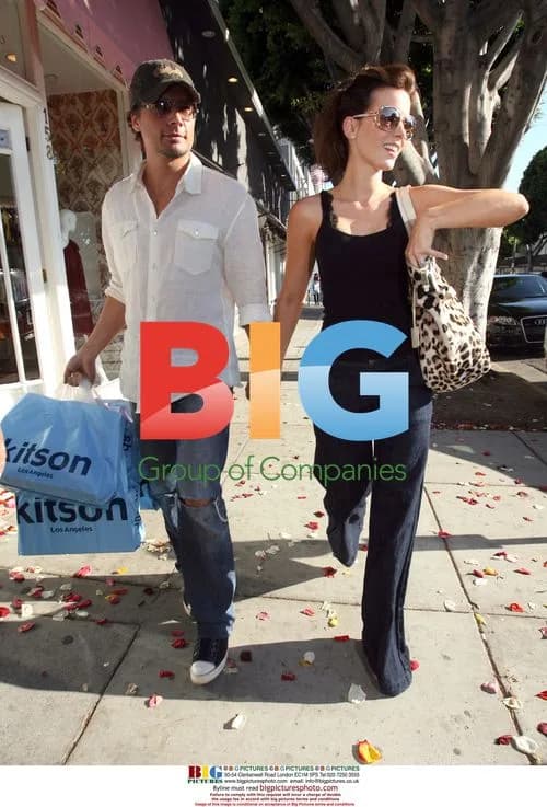 Kate Beckinsale Shopping with Boyfriend