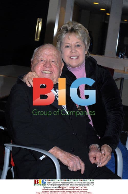 Mickey Rooney and Wife Arrive at Hotel