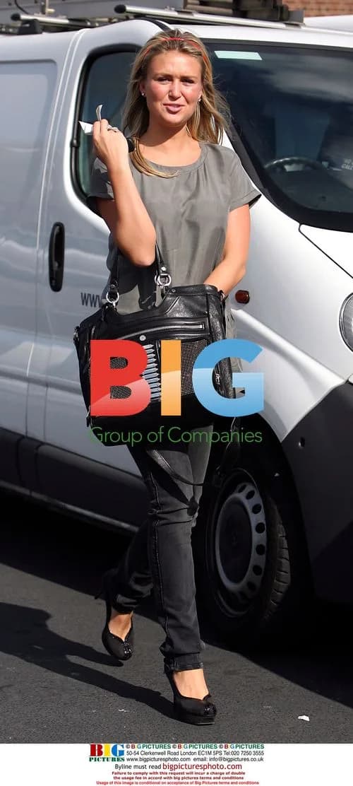 Alex Gerrard Spotted Near Car