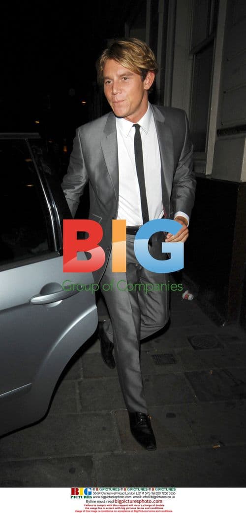 Ziggy at Deveaux Burlesque Party