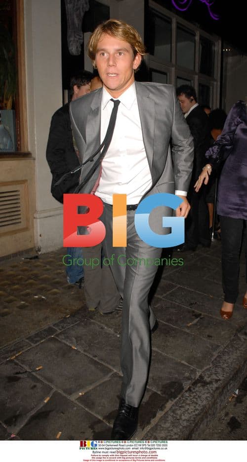 Ziggy Leaves Jewel Bar After OK! Party