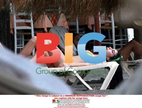 Amy Winehouse and Blake Fielder-Civil arrive on vacation