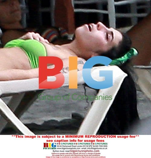 Amy Winehouse and Blake Fielder-Civil Arrive on Holiday