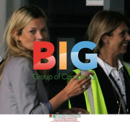 Kate Moss and Daughter Board Private Jet