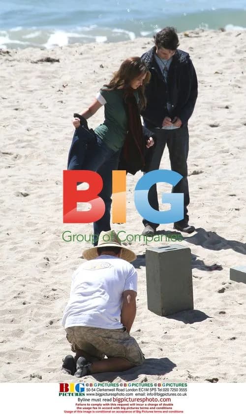 Jennifer Love Hewitt on set of 'Ghost Whisperer'