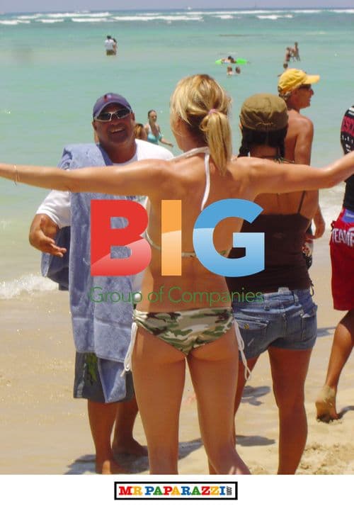 Cameron Diaz Surfing in Hawaii