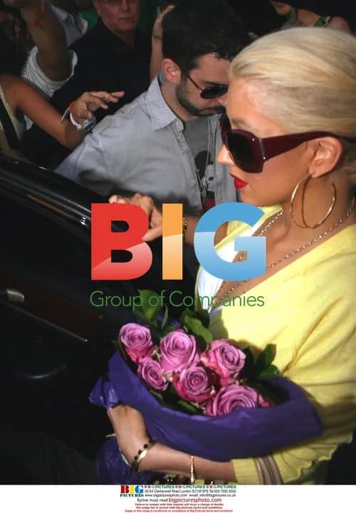 Christina Aguilera Leaves Dinner at The Ivy
