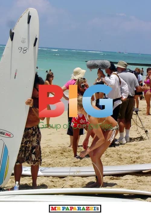 Cameron Diaz Preparing Surfboard in Hawaii