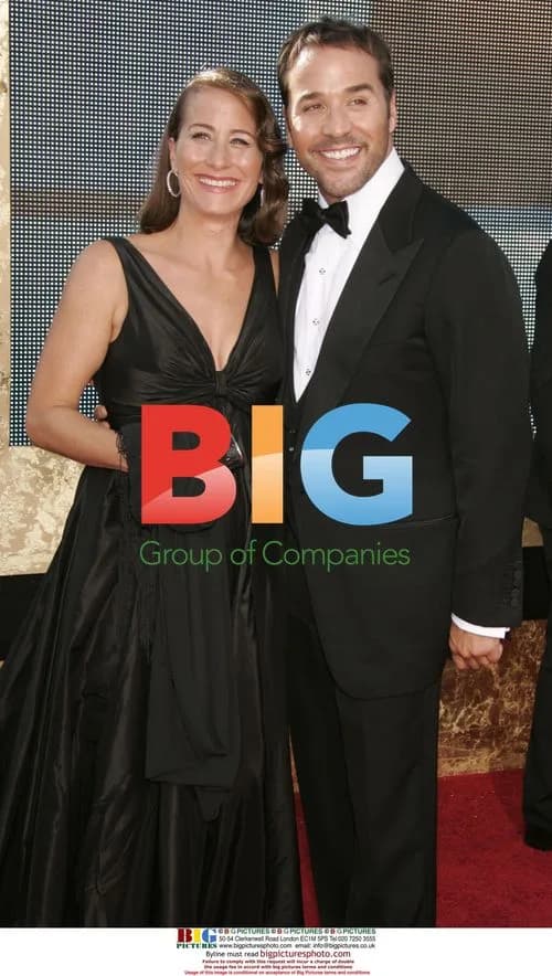 Jeremy Piven and Guest at 2007 Emmys