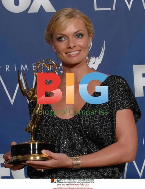 Jaime Pressly Holds Emmy at 59th Primetime Emmys