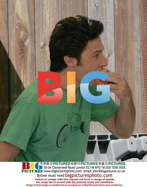 Zach Braff and Donald Faison on set