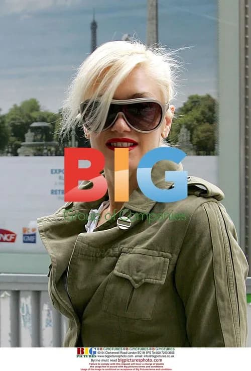 Gwen Stefani Leaving Hotel in Paris