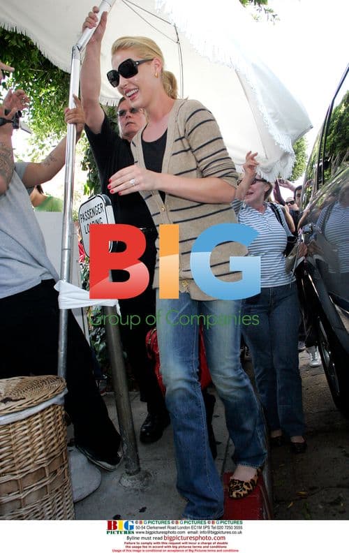 Katherine Heigl at The Ivy with Her Mother