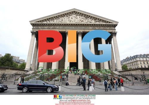 Sharon Stone Enjoys Paris Days