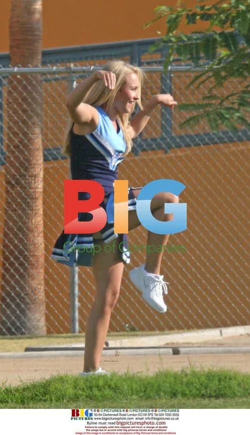 Hayden Panettiere on "Heroes" Set