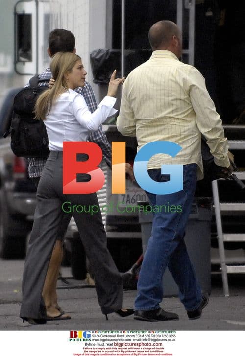 Jennifer Aniston on set of "He's Just Not That Into You"