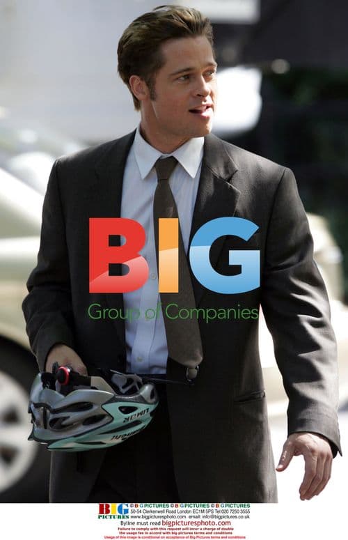 Brad Pitt and John Malkovich on 'Burn After Reading' Set