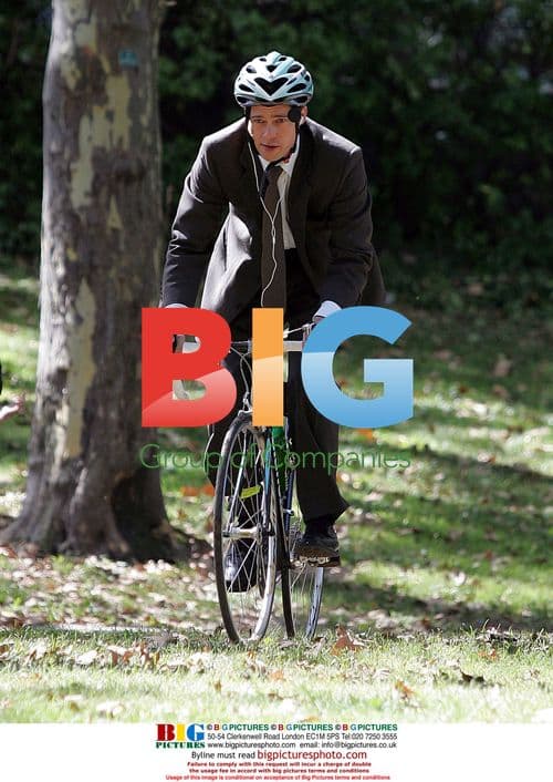 Brad Pitt & John Malkovich on 'Burn After Reading' Set