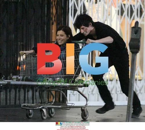 Jessica Biel Shooting 'Powder Blue' Scene