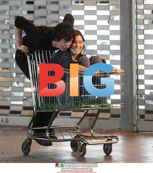 Jessica Biel filming 'Powder Blue' movie scene