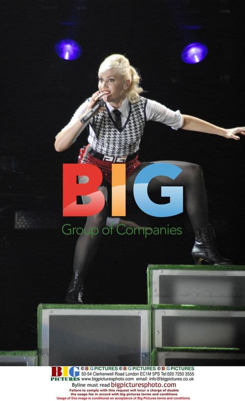 Gwen Stefani Performing Live at UK Tour