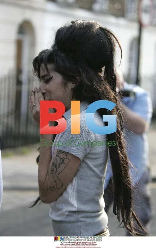 Amy Winehouse in Pink Peep Toe Shoes