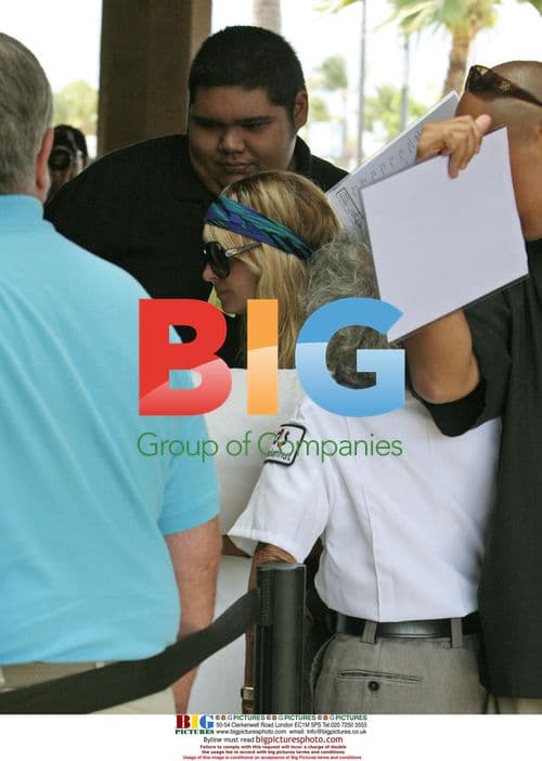 Nicole Richie and Joel Madden Depart Maui Airport