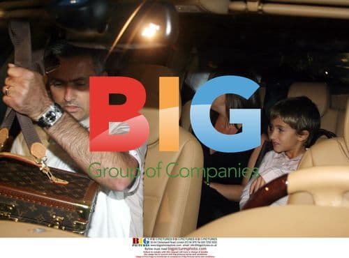 Jose Mourinho arrives in Lisbon with family