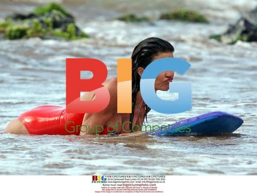 Janet Dickinson and son vacation in Maui