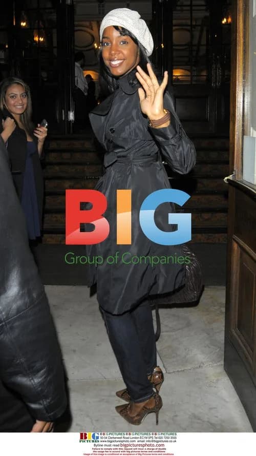 Kelly Rowland Leaves Theatre