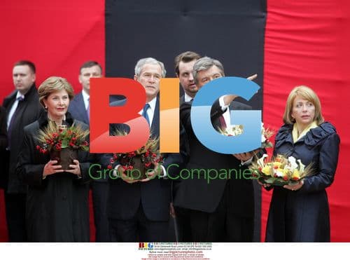 Yushchenko, Bush at Holodomor Memorial