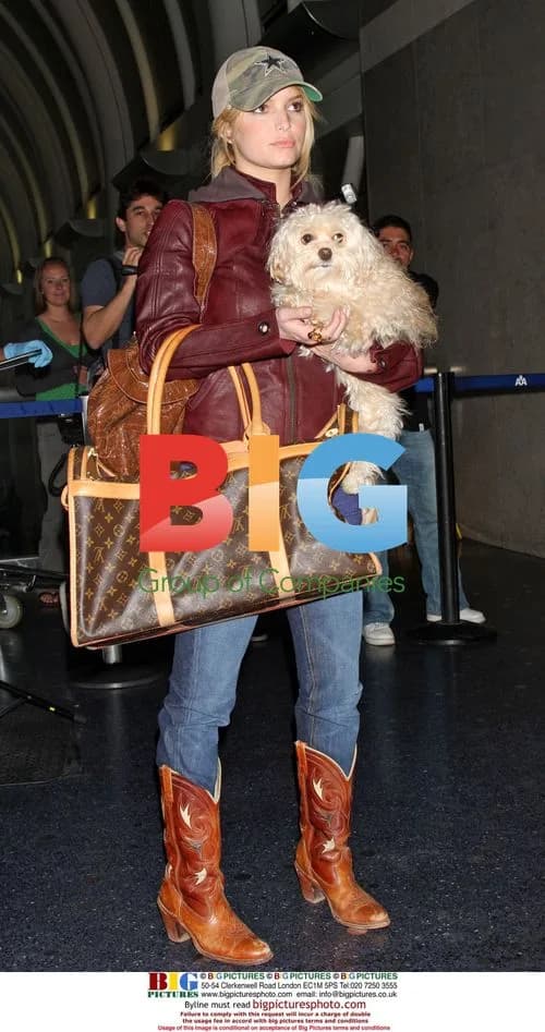 Jessica & Ashlee Simpson Depart LAX
