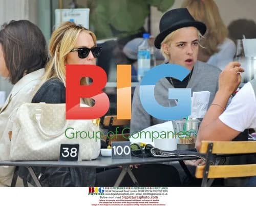 Lindsay Lohan and Samantha Ronson Lunch and Errands