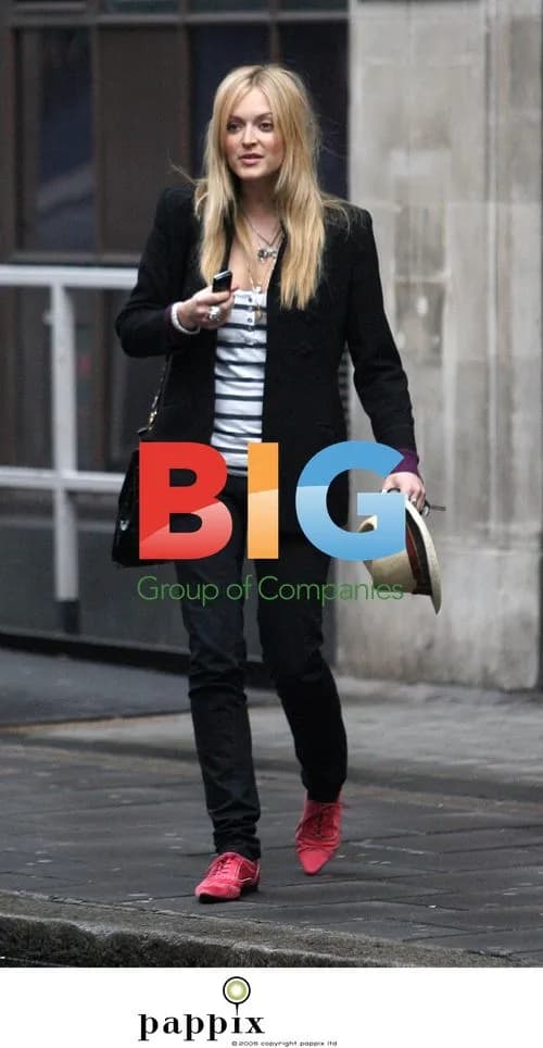 Fearne Cotton Leaves Radio One Studio