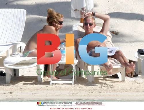 Billie Piper and Laurence Fox on vacation