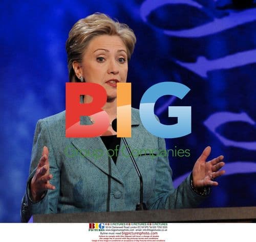 Clinton and Obama at 2008 Debate