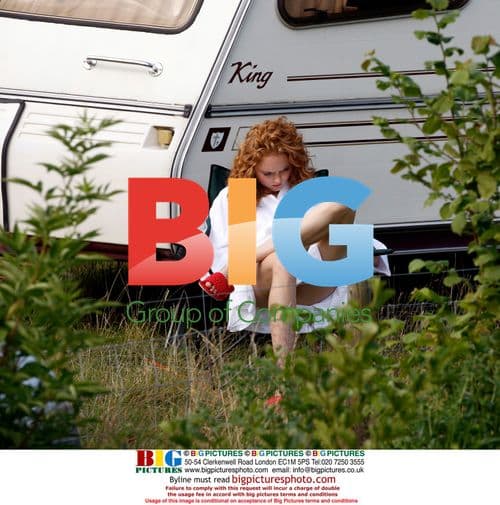 M&S Models Not Pleased on Shoot