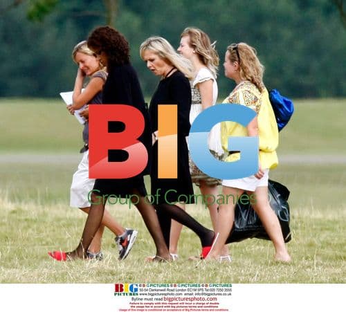 M&S Models Pose on Fairground Set